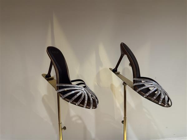 20251128101325396 300